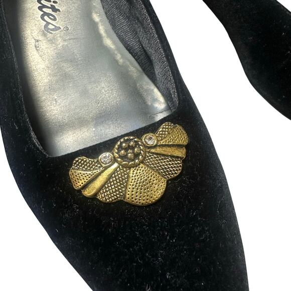 Socialites Vintage Black Flats with Jewel - Picture 2 of 8